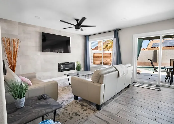 Holiday home Modern Oasis W/ Pool Near Spring Training *